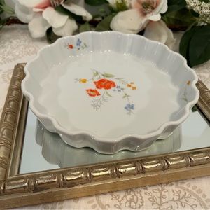 Vintage Hearthside Quiche Dish, 9” Bake N' 
Serve Baking Dish with Fluted Sides